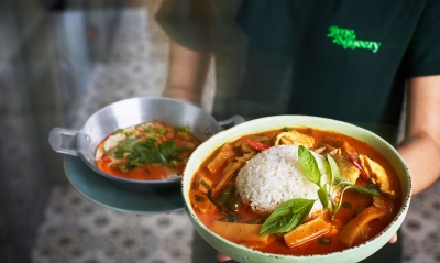 Thai Restaurant waiter photography for Lime Squeezy by Stephen Conroy food photographer